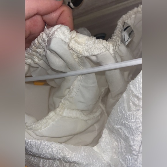 Beautiful White midi Dress - Picture 5 of 5